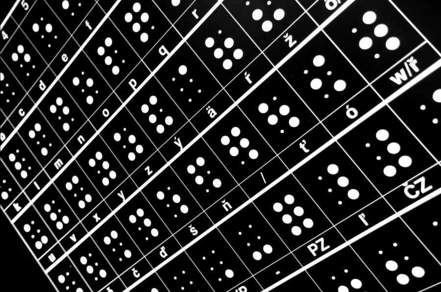 Pouť do světa nevidomých na Neviditelné výstavě v Praze